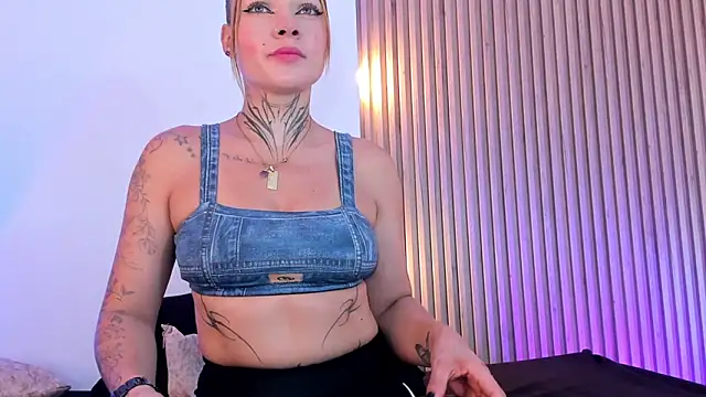 Snapshot of Violeta_queen1 chatting on June 2026 01:55:02 PM Violeta queen1 online show from June 2026 01:55:02 PM