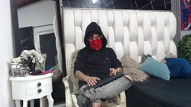 aaron jones 1 online show from April 2026 08:09:02 PM