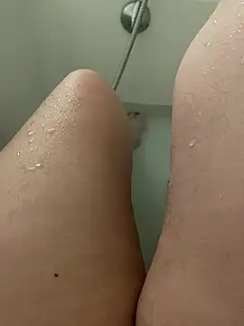 valee02 online show from April 2026 07:51:01 PM