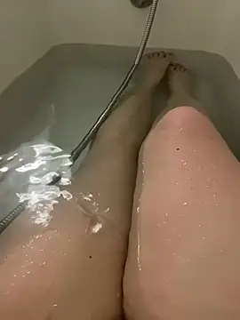 valee02 online show from April 2026 11:35:01 AM