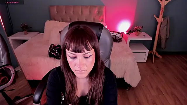 Kim Jeins666  online show from May 2026 12:33:02 PM