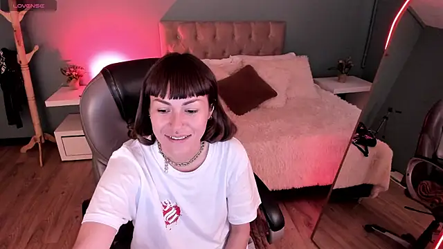Kim Jeins666  online show from June 2026 01:11:02 PM