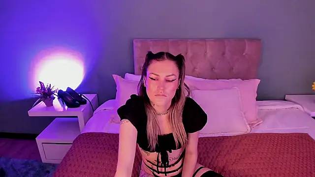 Kim Jeins666  online show from April 2026 01:23:02 PM