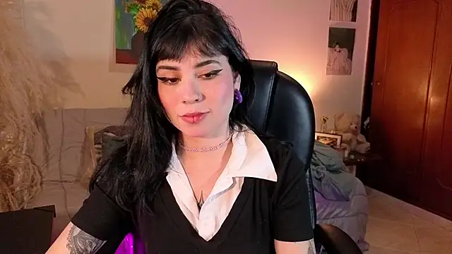 GaiaJonness online show from May 2026 06:06:01 PM