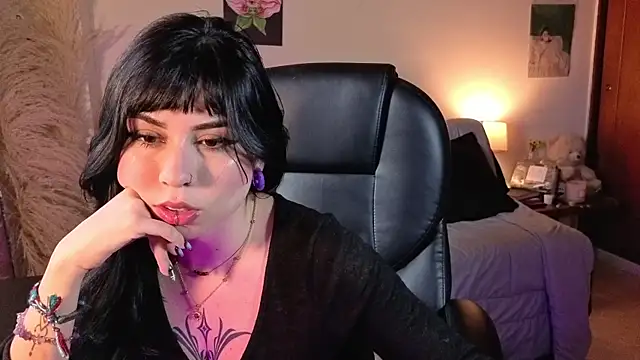 GaiaJonness online show from June 2026 05:57:01 PM