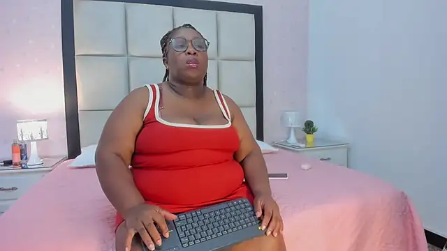 TreisyVixen online show from June 2026 03:13:02 AM