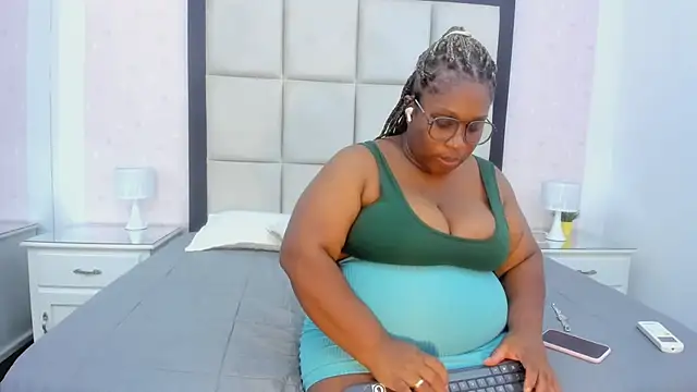 TreisyVixen online show from July 2026 03:46:01 AM