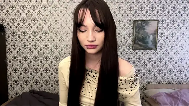 LeenRouz online show from April 2026 01:24:02 PM