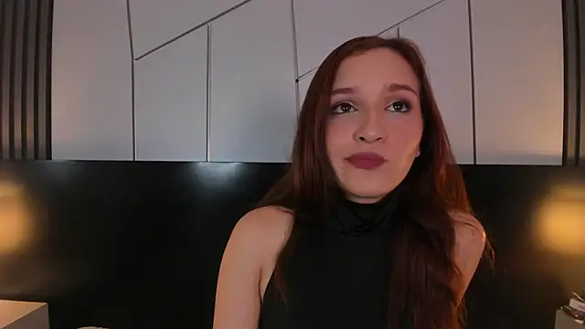 Snapshot of leahluna chatting on May 2026 08:45:02 PM leahluna online show from May 2026 08:45:02 PM