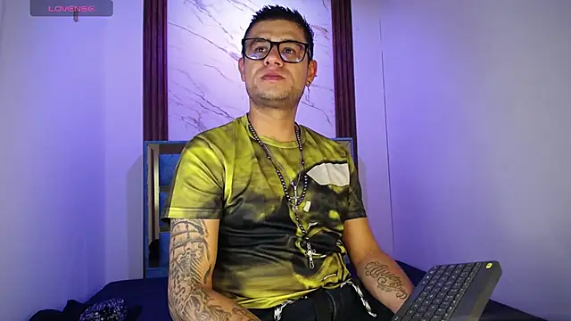 Nickk 21  online show from May 2026 01:30:01 PM