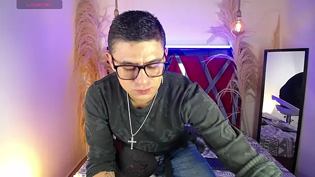 Nickk 21  online show from May 2026 01:36:02 PM