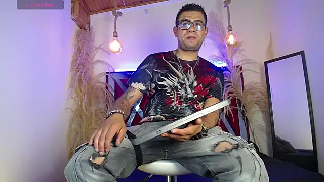 Nickk 21  online show from May 2026 01:51:01 PM