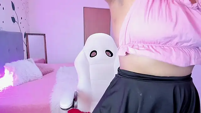 Emma corteez online show from April 2026 07:29:04 PM