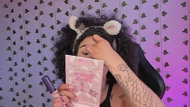 Snapshot of Liaaa_1 chatting on June 2026 07:22:01 PM Liaaa 1 online show from June 2026 07:22:01 PM