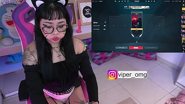 MakiGG  online show from April 2026 11:53:01 PM