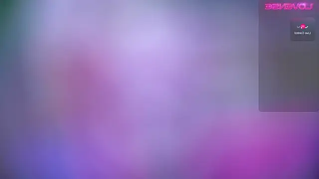 MakiGG  online show from April 2026 11:33:02 PM