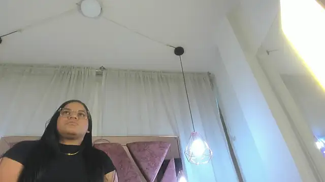 Curvy Luna  online show from April 2026 02:29:02 PM