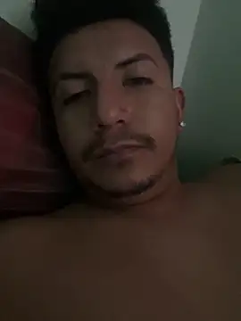Snapshot of Alcantar01 chatting on May 2026 01:03:01 PM Alcantar01 online show from May 2026 01:03:01 PM