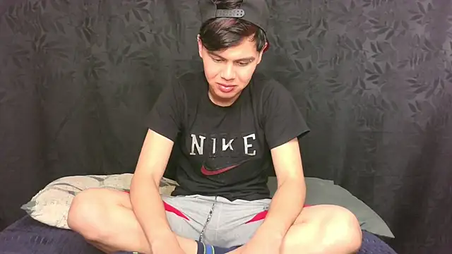 Snapshot of Felipe_Kold chatting on May 2026 12:43:01 AM Felipe Kold online show from May 2026 12:43:01 AM