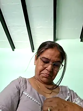 Shalini3456 online show from May 2026 07:38:01 AM