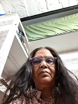 Shalini3456 online show from May 2026 06:44:01 AM