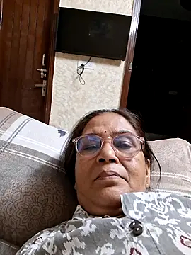 Shalini3456 online show from April 2026 08:17:01 AM