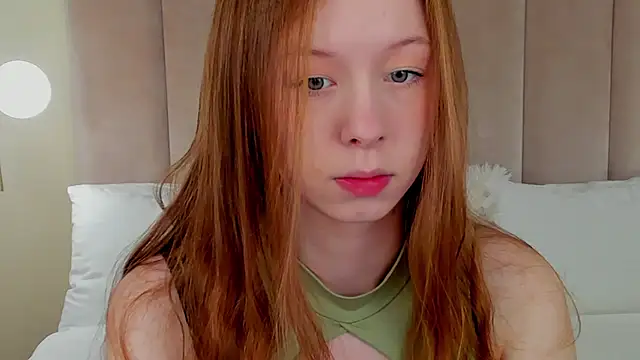 Snapshot of AdeleLang chatting on May 2026 03:38:02 AM AdeleLang online show from May 2026 03:38:02 AM
