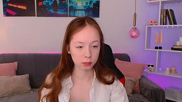 Snapshot of AdeleLang chatting on May 2026 04:05:02 AM AdeleLang online show from May 2026 04:05:02 AM