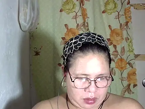 HottyCurlyPeanut online show from May 2026 02:48:02 PM