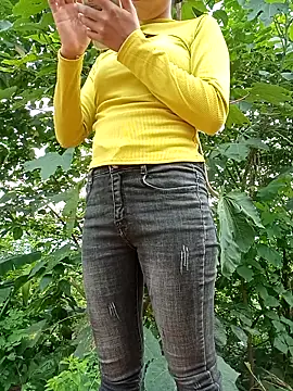 Snapshot of Elena_Mia chatting on June 2026 01:28:02 AM Elena Mia online show from June 2026 01:28:02 AM