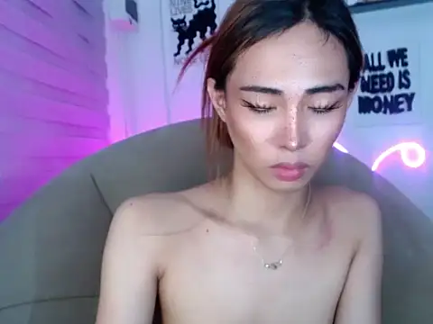 Snapshot of UrHolyBody chatting on April 2026 01:41:02 PM UrHolyBody online show from April 2026 01:41:02 PM