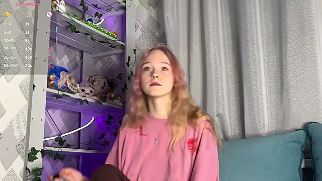 EmeliaZxc online show from April 2026 08:10:02 PM