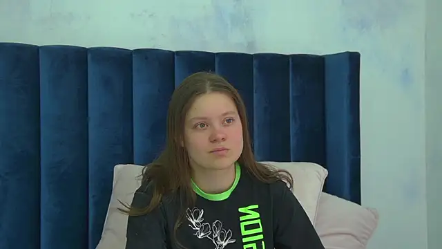 SaraFranklins online show from April 2026 04:47:01 PM