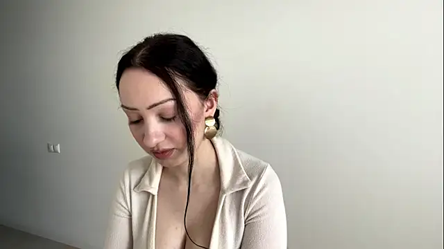 Snapshot of Meow_Alika chatting on June 2026 12:02:02 PM Meow Alika online show from June 2026 12:02:02 PM