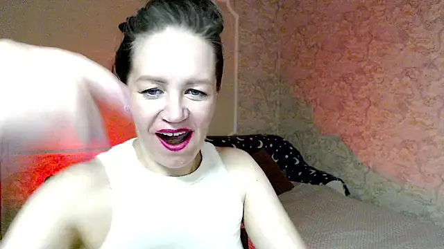 Snapshot of Fern_Lust chatting on June 2026 04:17:02 PM Fern Lust online show from June 2026 04:17:02 PM