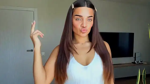Snapshot of MelindaReny chatting on May 2026 08:10:02 AM MelindaReny online show from May 2026 08:10:02 AM
