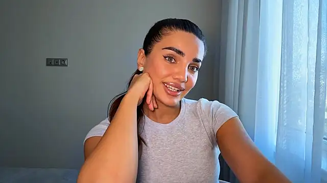 Snapshot of MelindaReny chatting on April 2026 02:35:01 PM MelindaReny online show from April 2026 02:35:01 PM