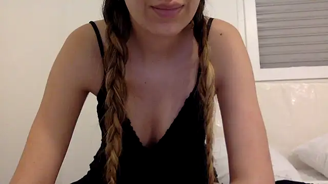 Snapshot of esmeraldahabib chatting on May 2026 07:00:01 PM esmeraldahabib online show from May 2026 07:00:01 PM