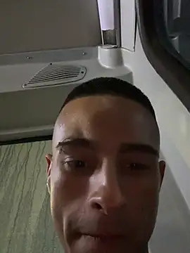 willclayy online show from May 2026 11:42:01 PM