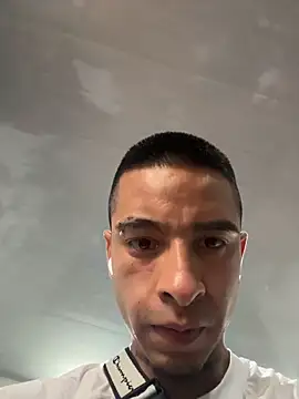 willclayy online show from May 2026 12:01:02 PM