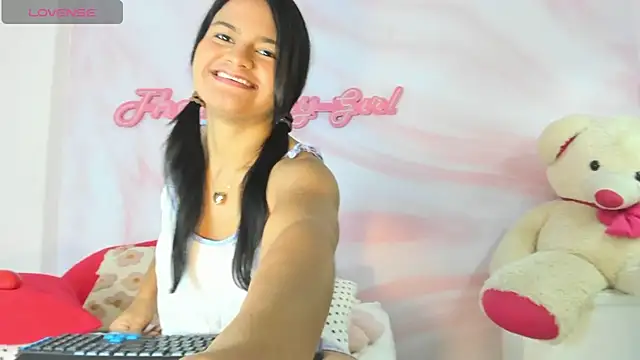 Marilyn Mulata online show from April 2026 07:21:01 PM