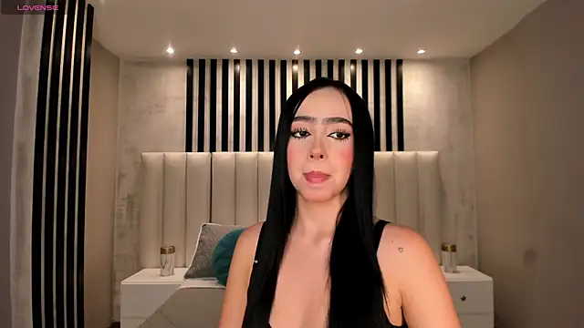 Snapshot of PaulineSanz chatting on June 2026 07:20:01 PM PaulineSanz online show from June 2026 07:20:01 PM