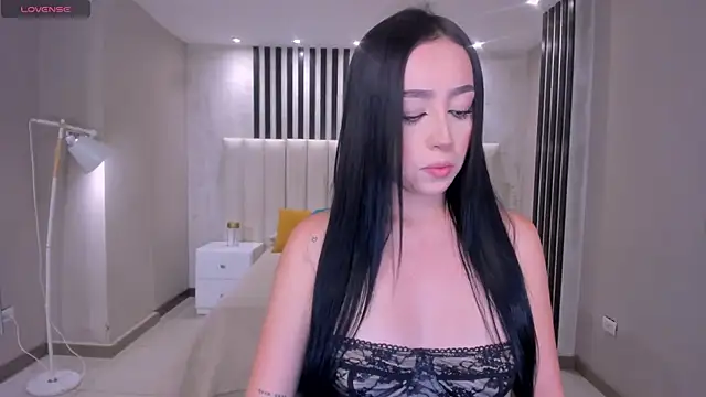 PaulineSanz online show from May 2026 07:24:02 PM