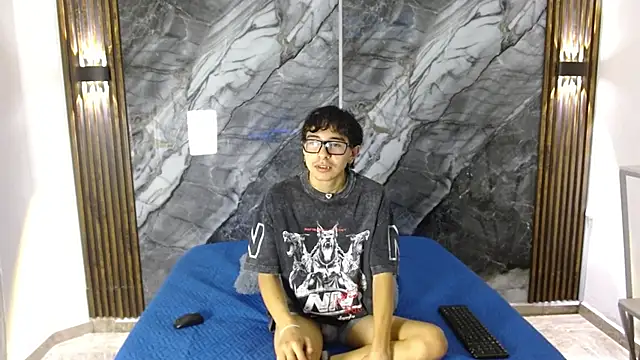 NoahWalker   online show from April 2026 11:06:02 AM