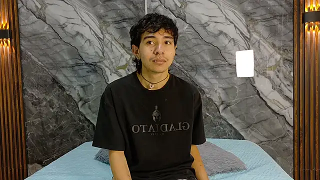 NoahWalker   online show from May 2026 10:59:02 AM
