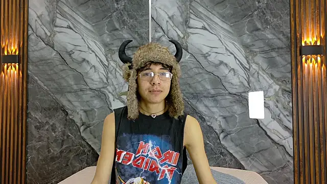 NoahWalker   online show from May 2026 11:15:01 AM