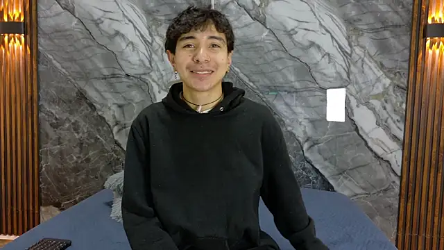 NoahWalker   online show from May 2026 11:04:02 AM