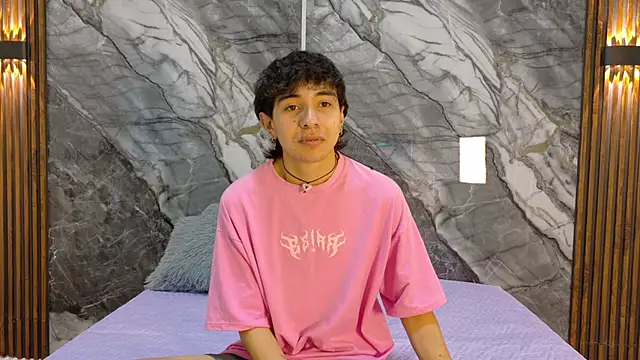 NoahWalker   online show from May 2026 11:06:01 AM