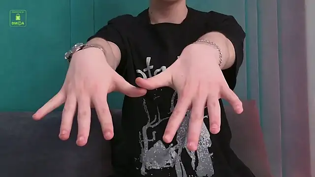 Finn Black online show from April 2026 07:26:01 PM