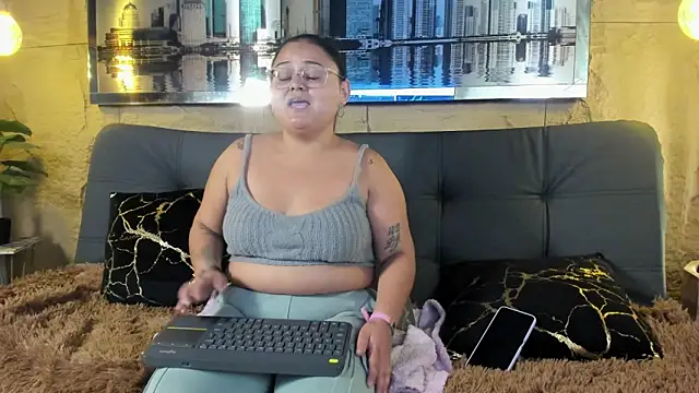 Luna  Cortez online show from May 2026 03:48:01 AM